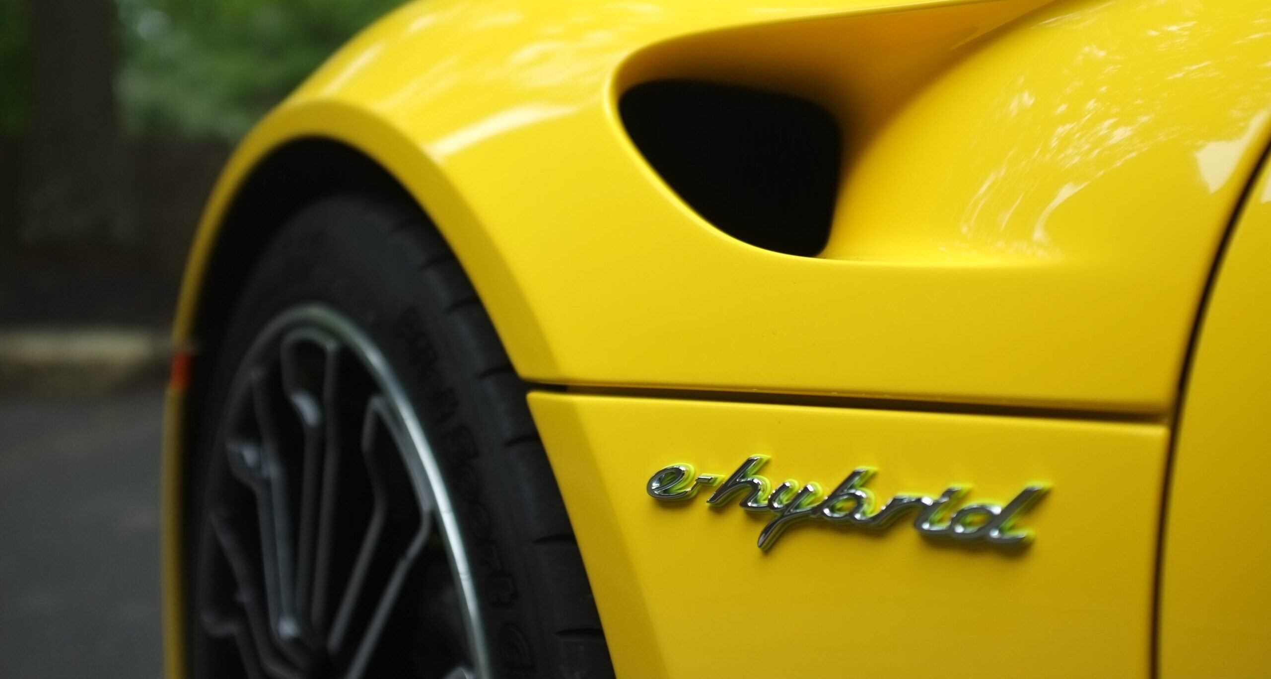 Datacol Data Hybrid: Multifunkcionalni aditiv za optimalne performanse vašeg hibridnog vozila