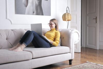 Trgovanje iz udobnosti vlastitog doma: Prednosti prodaje na online marketplaceu